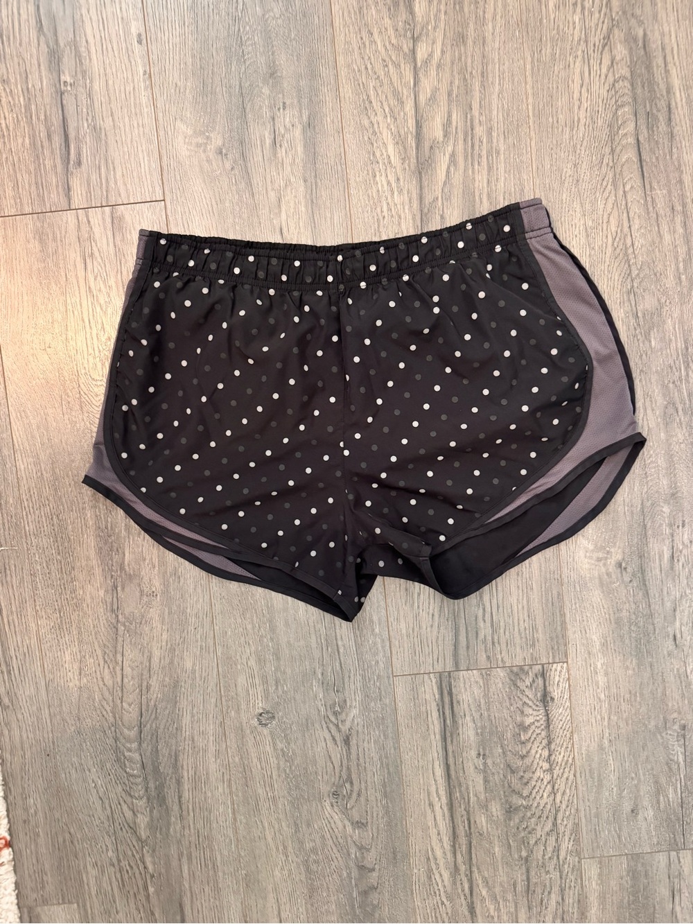 Nike Tempo Dri-FIT Polka Dot Running Shorts Black Gray L